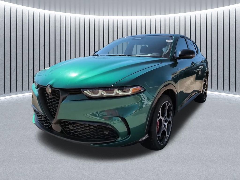 Used 2024 Alfa Romeo Tonale Veloce w/ Active Assist Package image 16