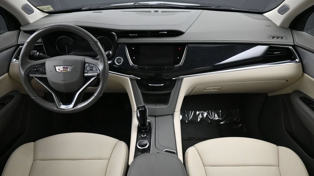 Certified 2023 Cadillac XT6 Premium Luxury FWD image 4