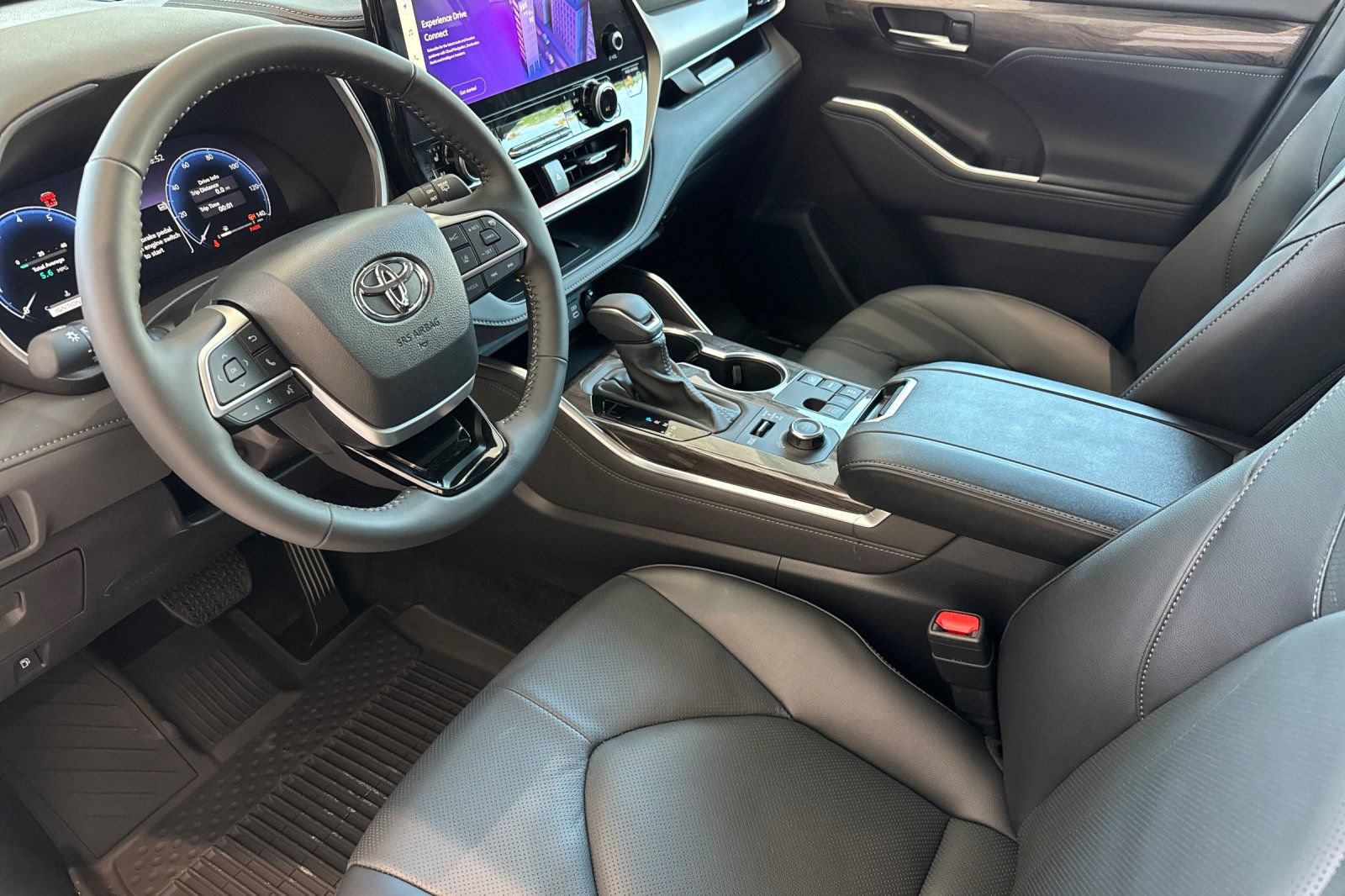 New 2026 Toyota Highlander Limited AWD/4WD image 9