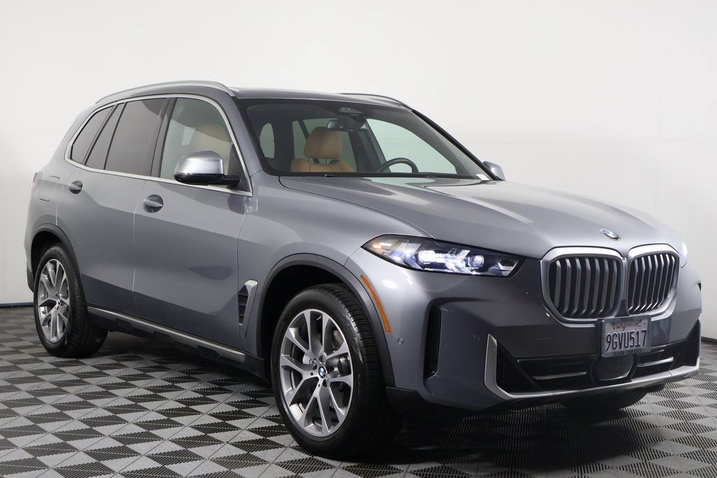 Used 2024 BMW X5 sDrive40i w/ Premium Package RWD image 3