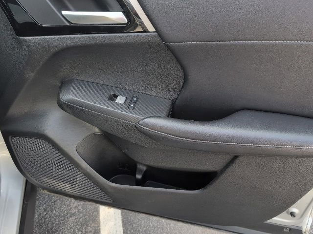Used 2024 Mitsubishi Outlander SE image 14