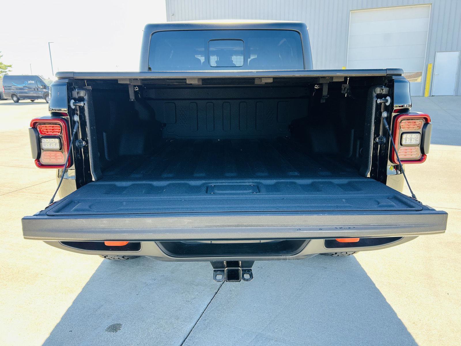 Used 2024 Jeep Gladiator Mojave w/ Technology Group image 27