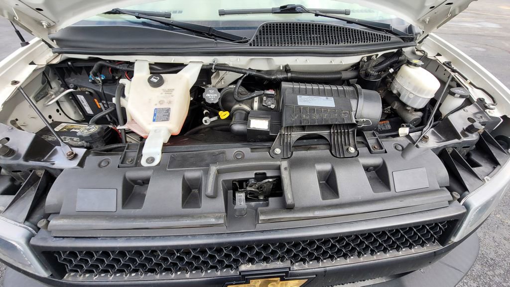 Used 2019 Chevrolet Express 2500 w/ Enhanced Convenience Package RWD image 17