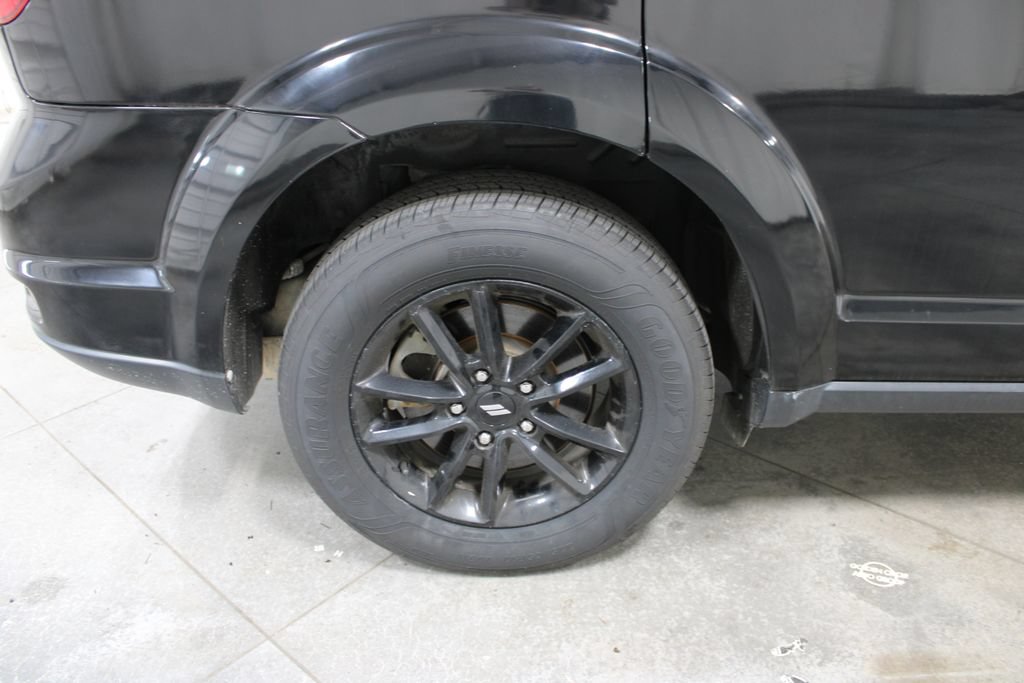 Used 2019 Dodge Journey SE w/ Connectivity Group FWD image 35