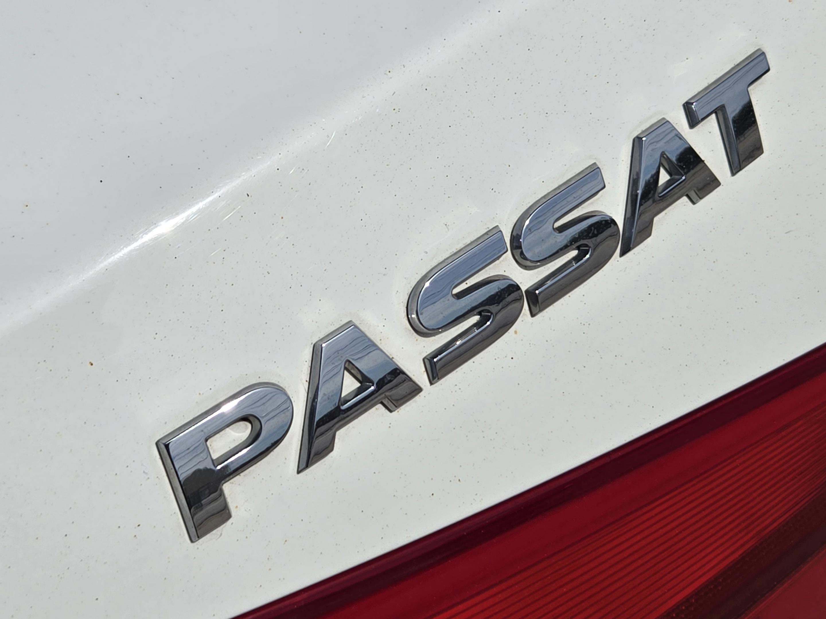 Used 2015 Volkswagen Passat 1.8T Limited Edition FWD image 14