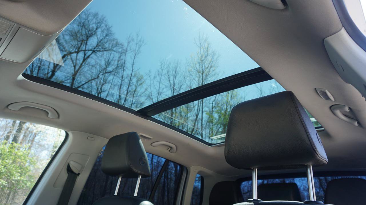 Used 2015 Volkswagen Tiguan SEL FWD image 11