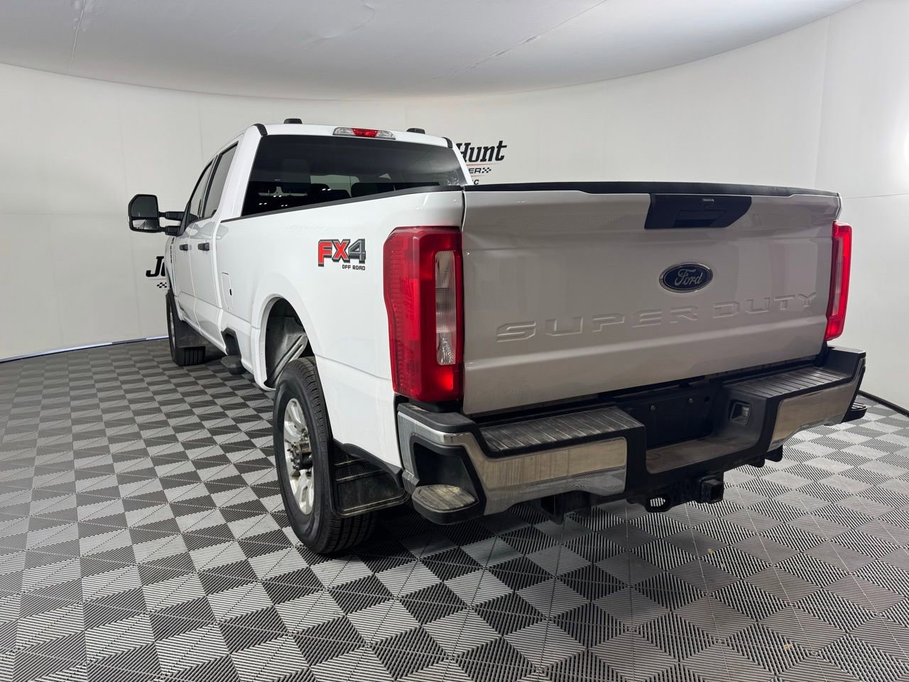 Used 2024 Ford F350 XLT w/ FX4 Off-Road Package image 7