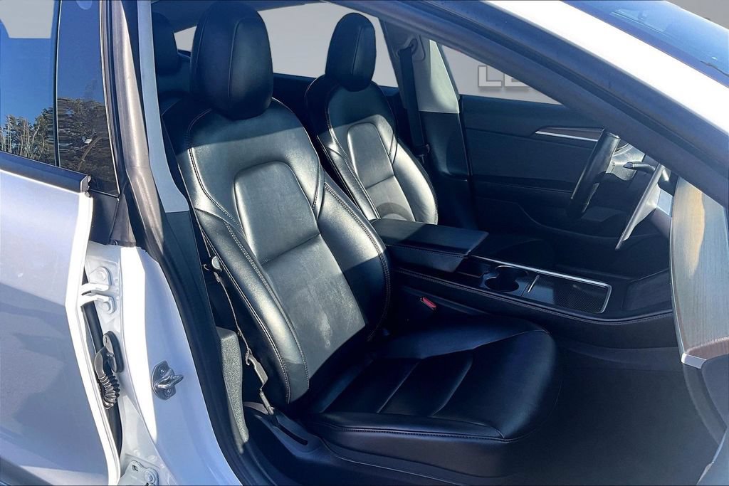 Used 2022 Tesla Model 3 Long Range AWD/4WD image 7