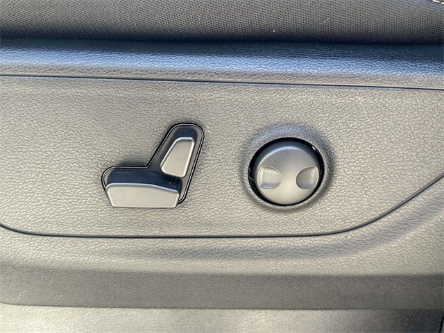 New 2026 RAM 1500 4x4 Crew Cab image 24