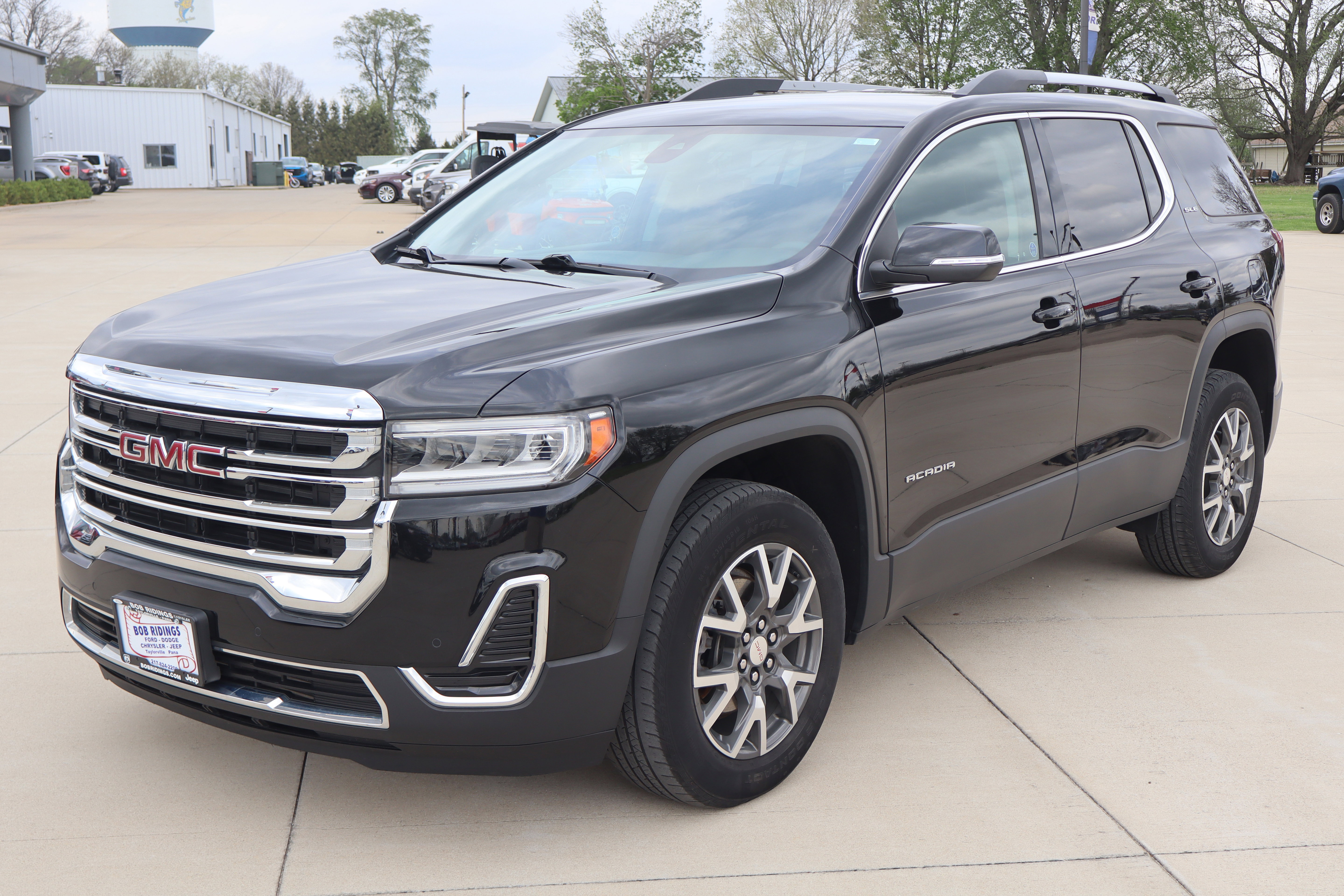 Used 2023 GMC Acadia SLE w/ Driver Convenience Package AWD/4WD image 2