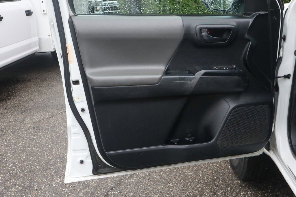 Used 2016 Toyota Tacoma SR image 14