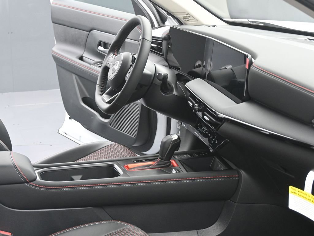 New 2026 Nissan Kicks SR w/ SR Premium Package AWD/4WD image 9