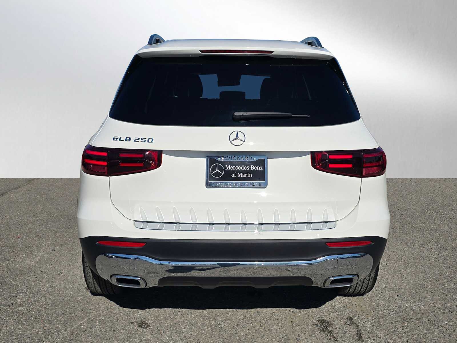 Used 2026 Mercedes-Benz GLB 250 image 4