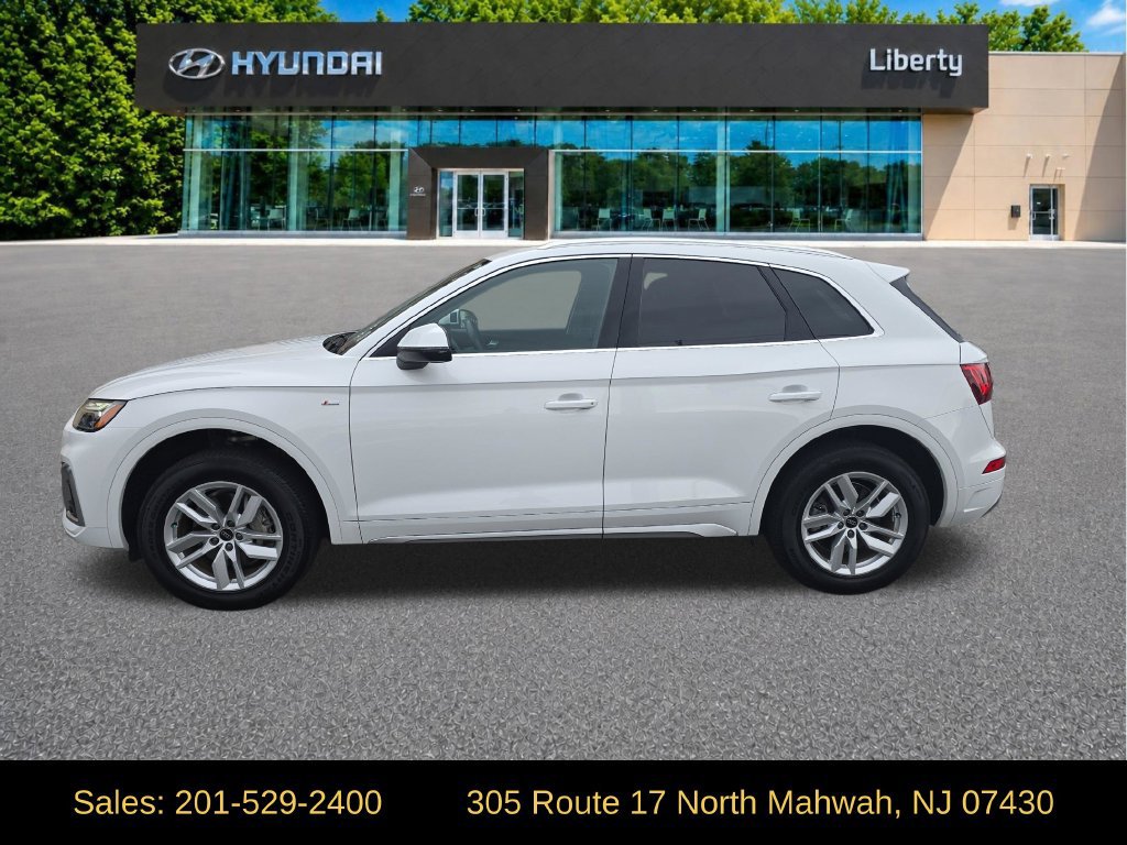 Used 2024 Audi Q5 2.0T Premium w/ Convenience Package AWD/4WD image 3
