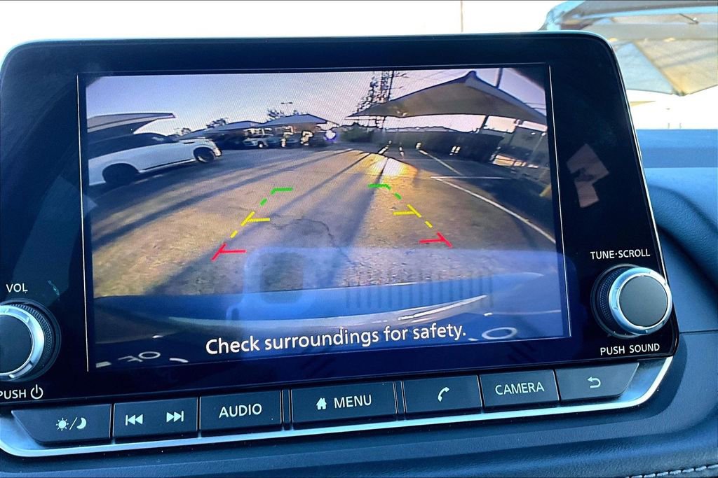 Used 2024 Nissan Rogue SV image 33