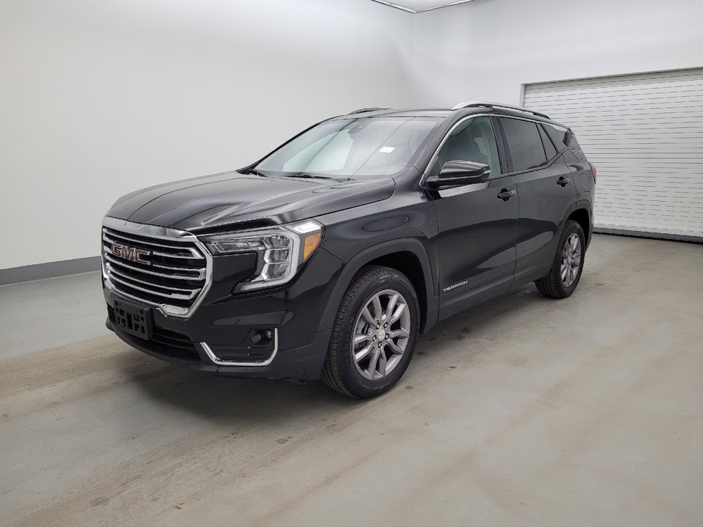 Used 2024 GMC Terrain SLT image 2