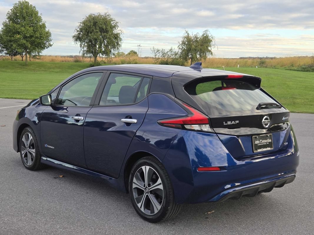 Used 2019 Nissan Leaf SV w/ SV Technology Package FWD image 6