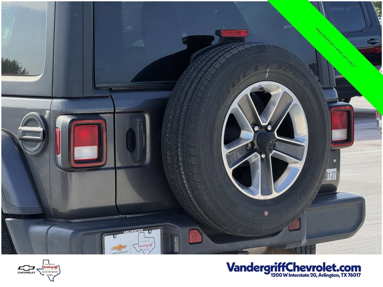 Used 2023 Jeep Wrangler Unlimited Sahara w/ Cold Weather Group AWD/4WD image 6