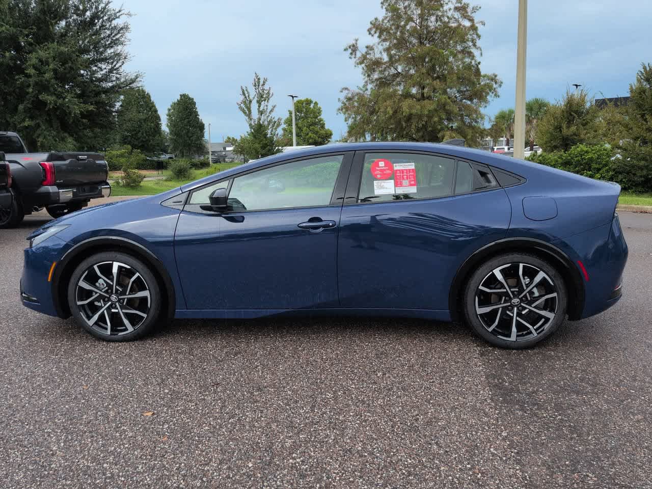 New 2027 Toyota Prius Plug-In Hybrid FWD image 3