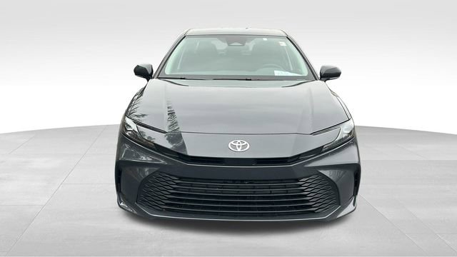 Used 2025 Toyota Camry LE image 9