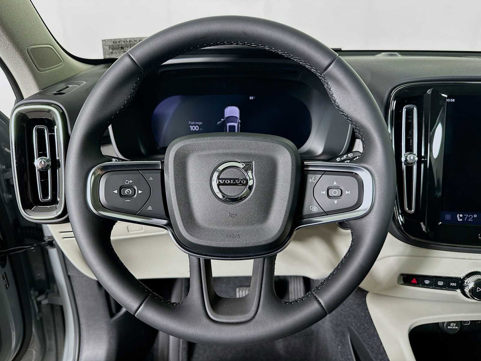 New 2026 Volvo XC40 B5 Plus w/ Protection Package Premier AWD/4WD image 11
