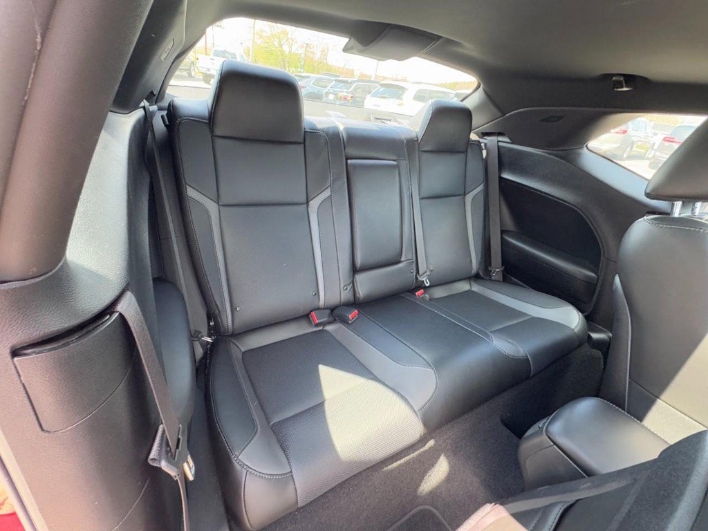 Used 2020 Dodge Challenger SXT w/ Plus Package image 11