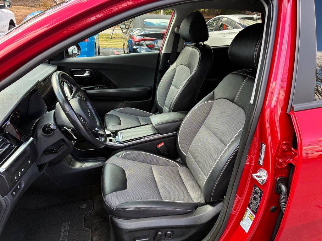 Used 2022 Kia Niro EX w/ Cold Weather Package image 18