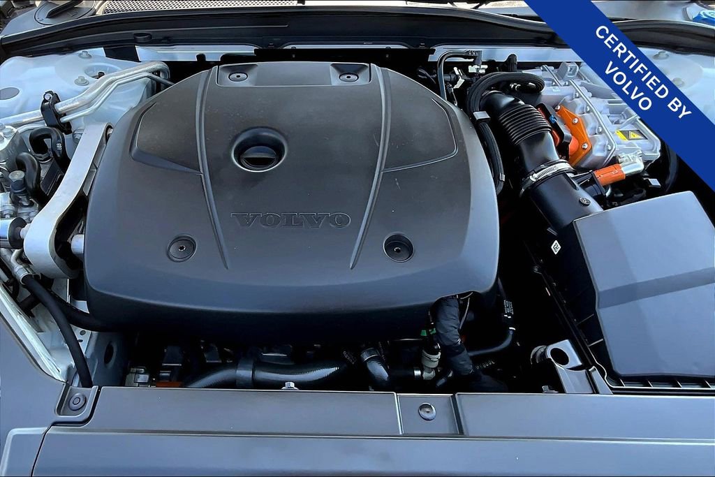Certified 2024 Volvo S90 T8 Ultimate w/ Lounge Package image 12