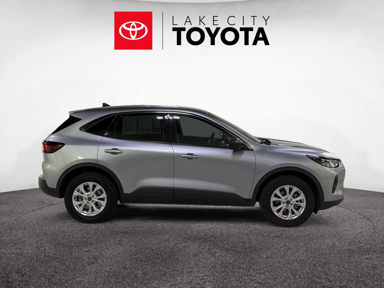 Used 2024 Ford Escape Active image 11