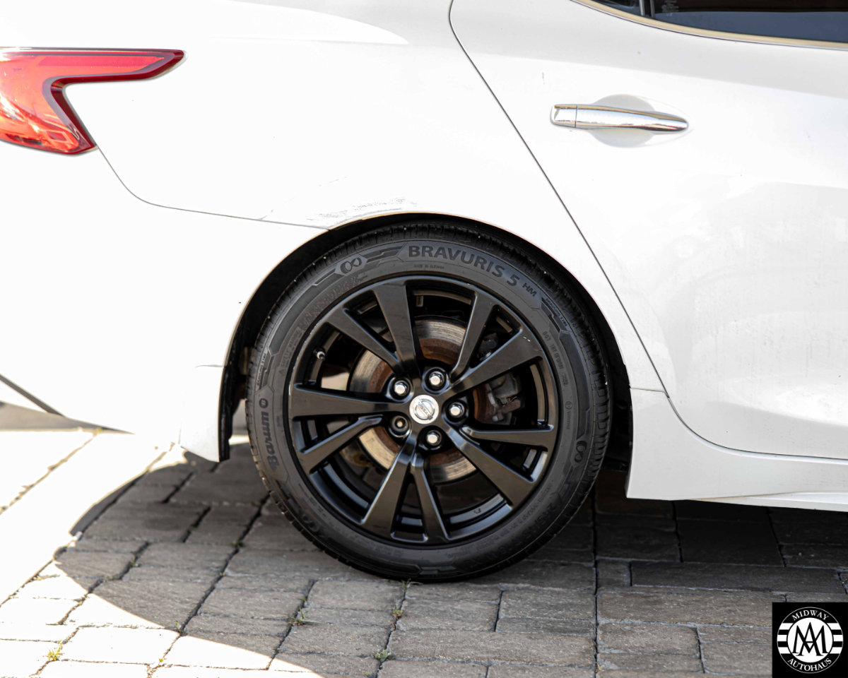 Used 2016 Nissan Maxima Platinum image 11