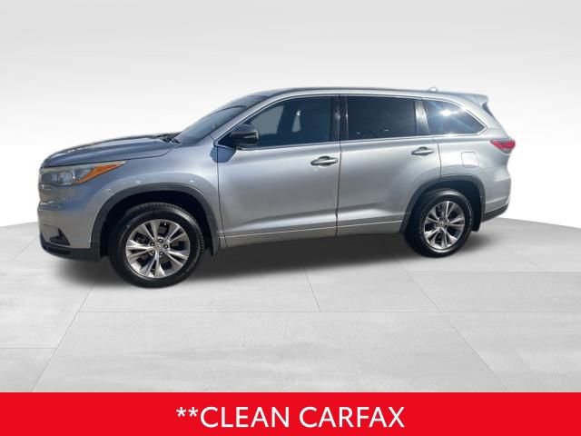 Used 2015 Toyota Highlander LE image 2