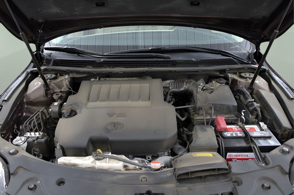 Used 2016 Toyota Avalon XLE Plus FWD image 32