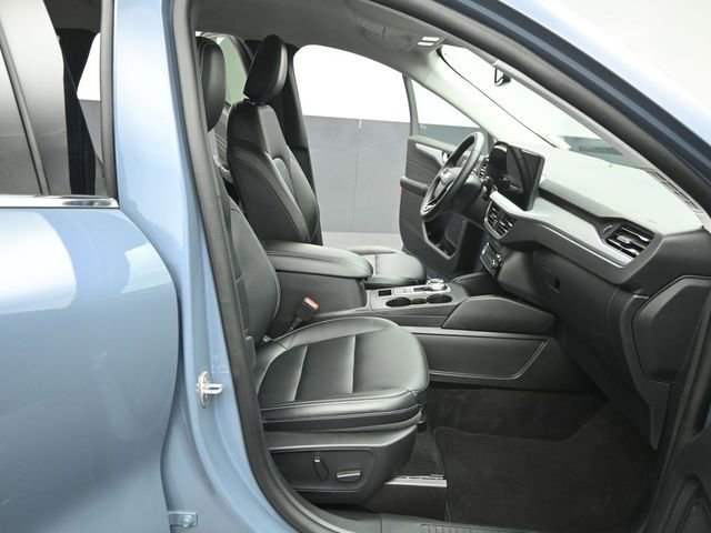 Certified 2025 Ford Escape Platinum AWD/4WD image 29