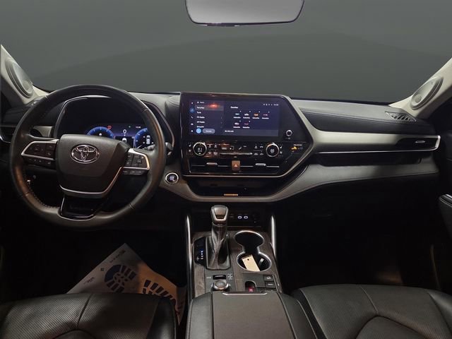 Used 2023 Toyota Highlander L image 5
