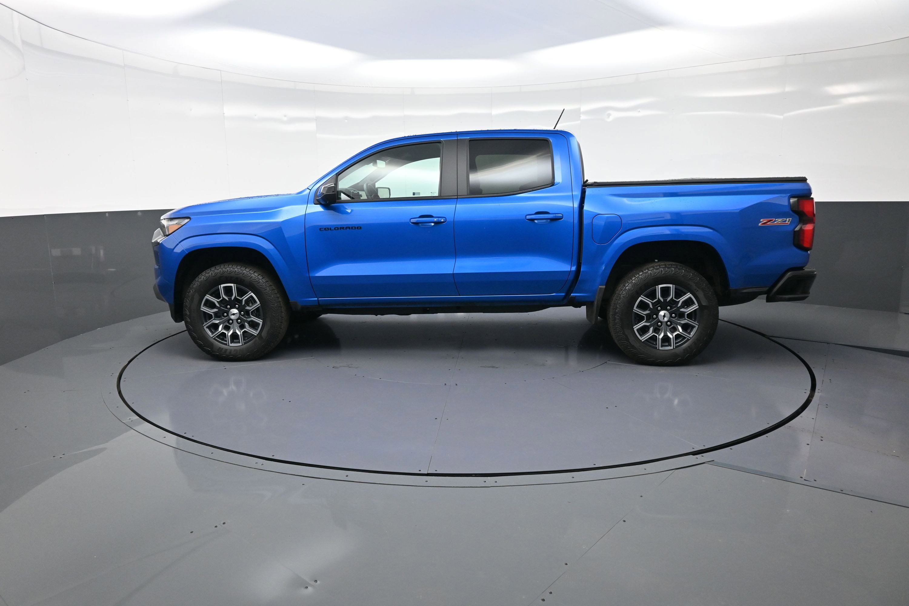 Used 2024 Chevrolet Colorado Z71 w/ Z71 Convenience Package 2 image 6