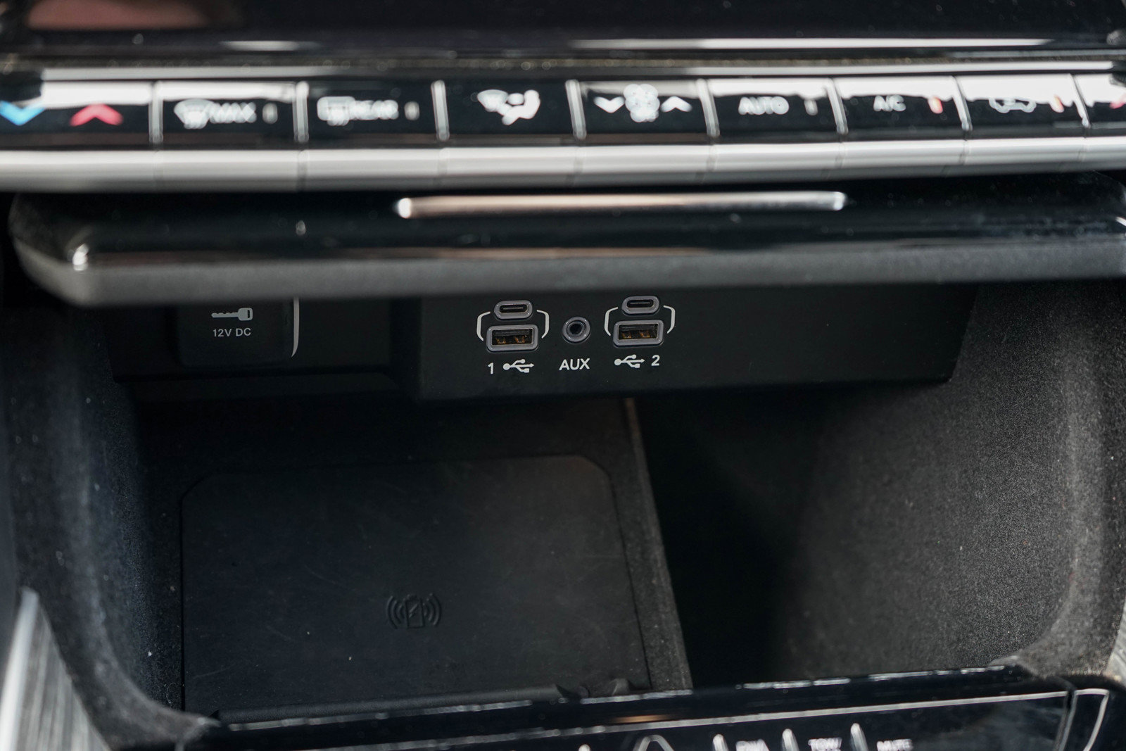 Used 2024 Jeep Wagoneer Series II w/ Flexible Seating Group image 19