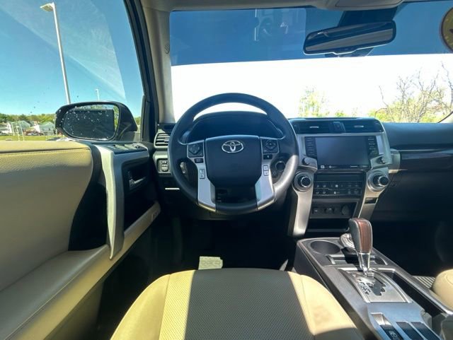 Used 2021 Toyota 4Runner Limited AWD/4WD image 16