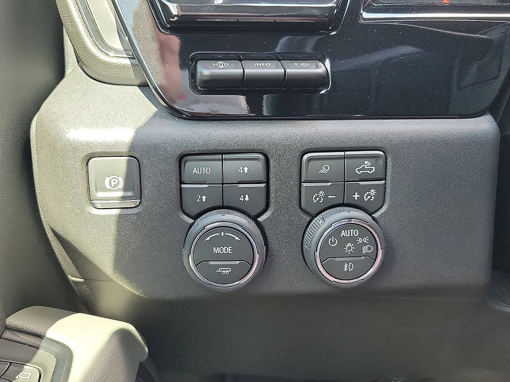 Used 2026 Chevrolet Silverado 2500 ZR2 AWD/4WD image 14