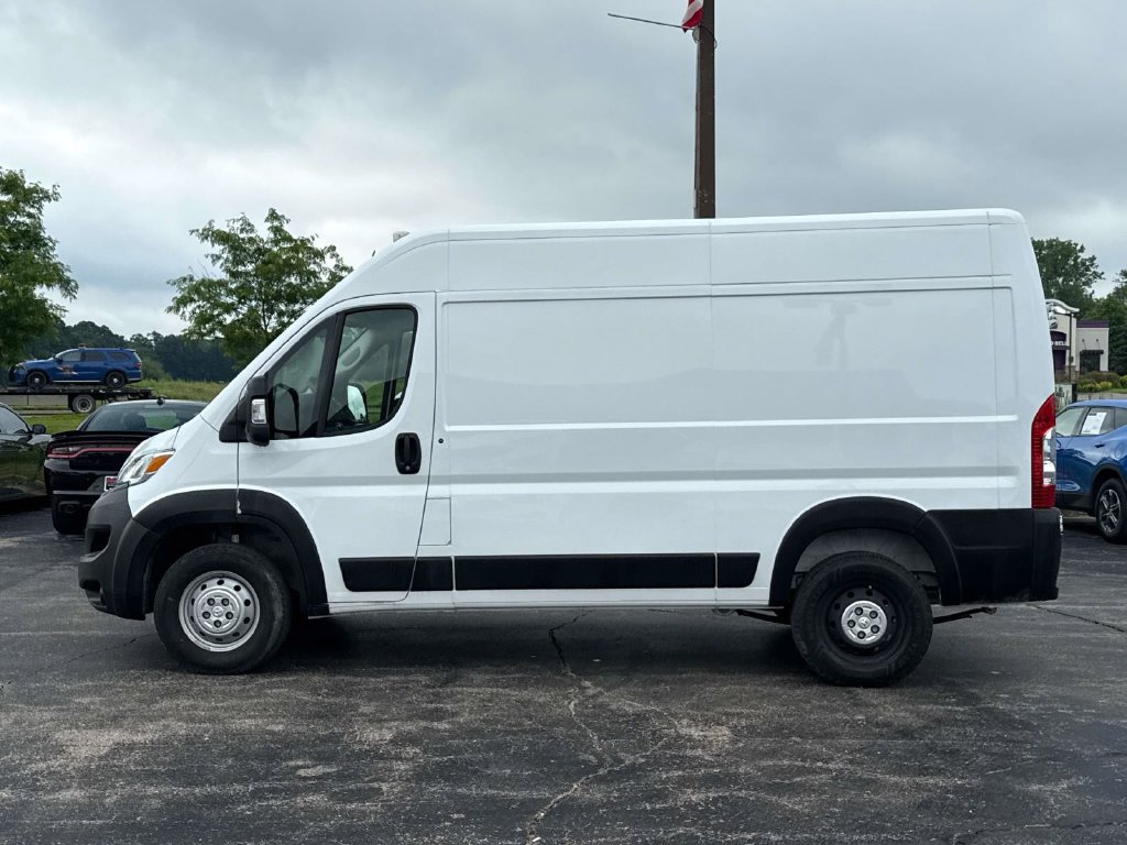 Used 2023 RAM ProMaster 2500 w/ Convenience Group FWD image 14