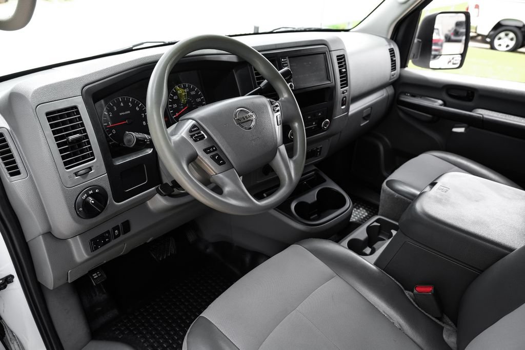 Used 2020 Nissan NV 2500 SV RWD image 2