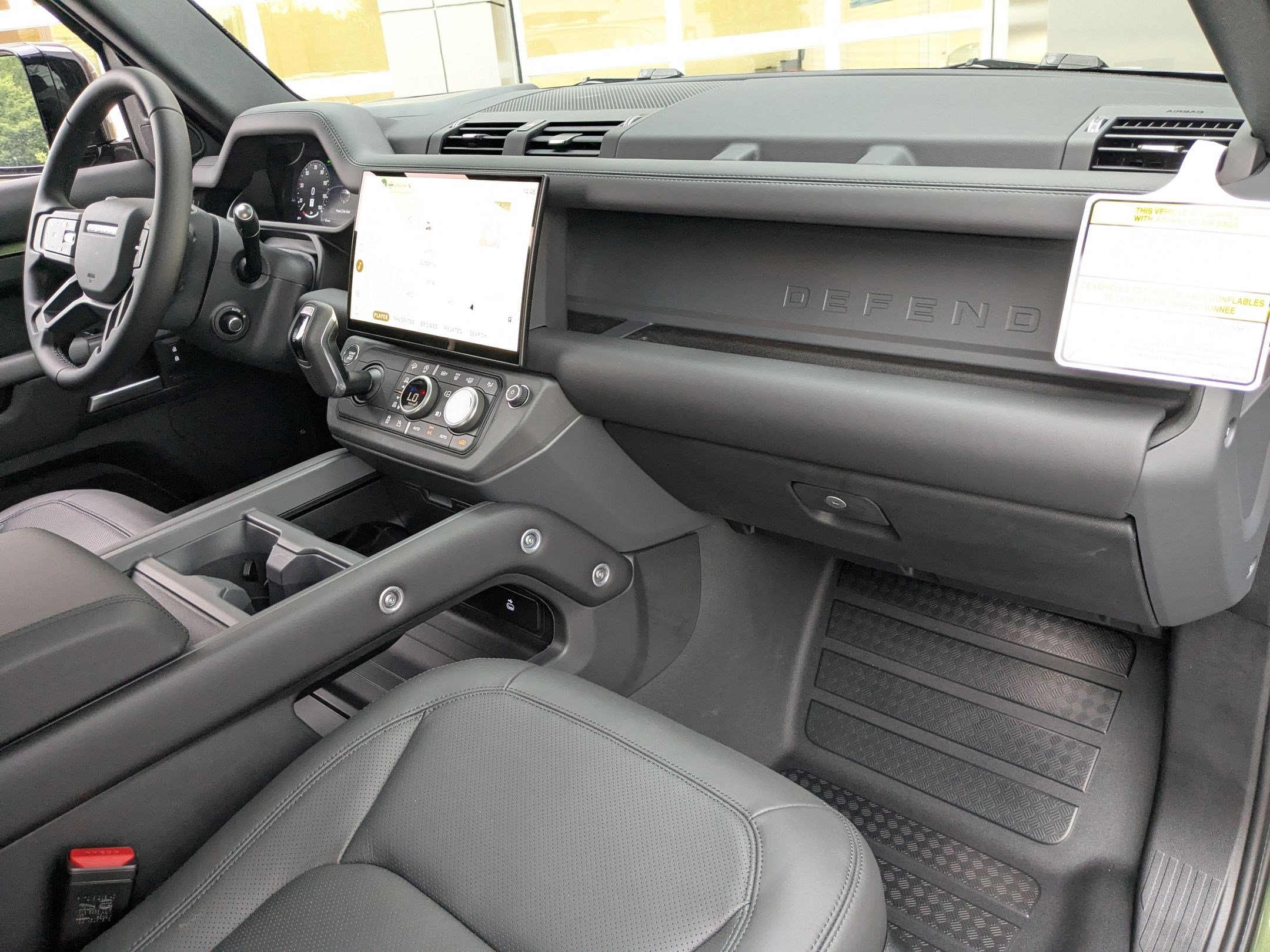 New 2026 Land Rover Defender 130 X-Dynamic SE AWD/4WD image 34