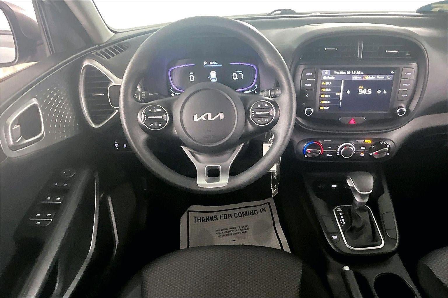 Used 2025 Kia Soul LX FWD image 8