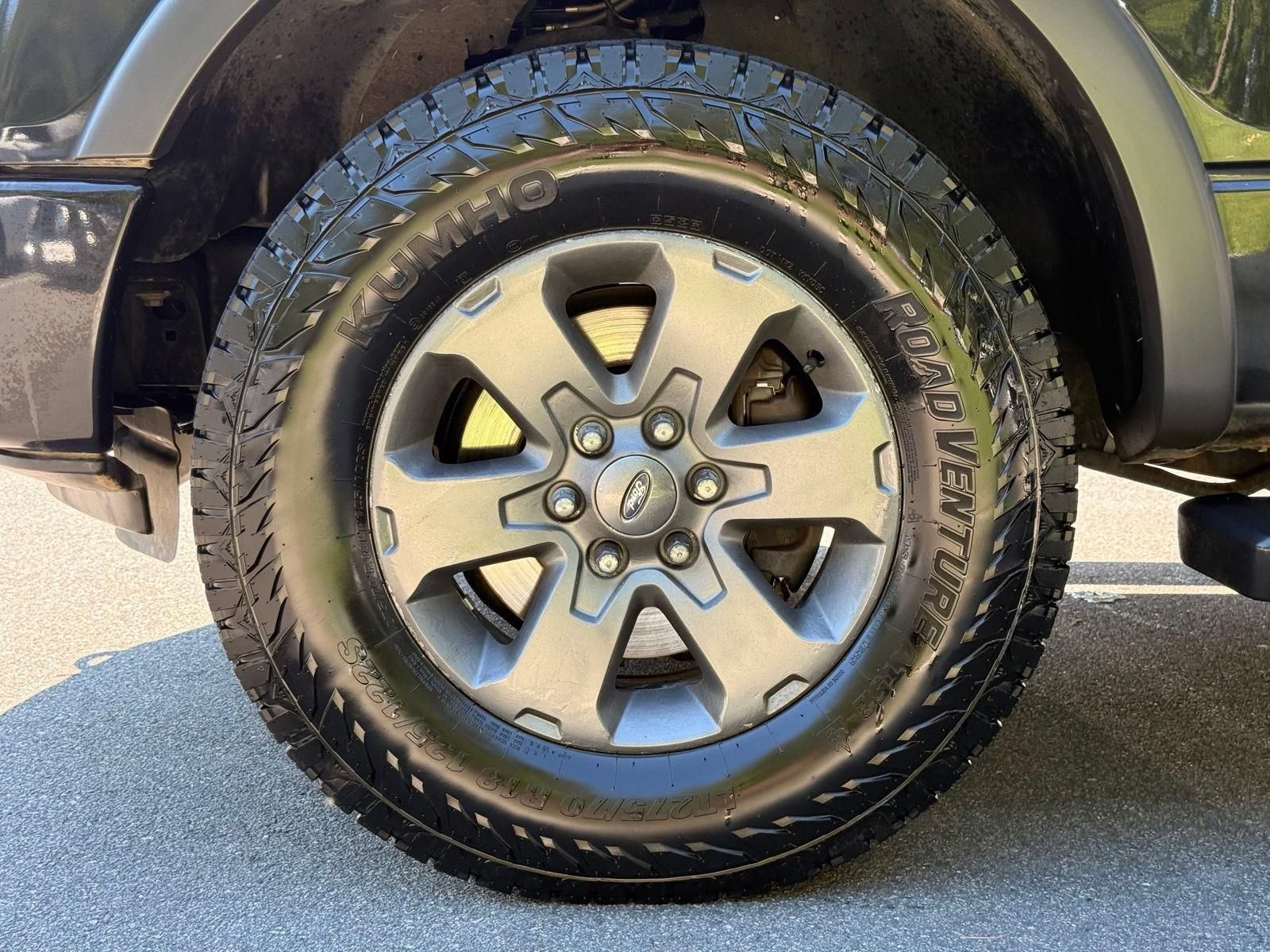 Used 2014 Ford F150 FX4 w/ Equipment Group 402A Luxury AWD/4WD image 16