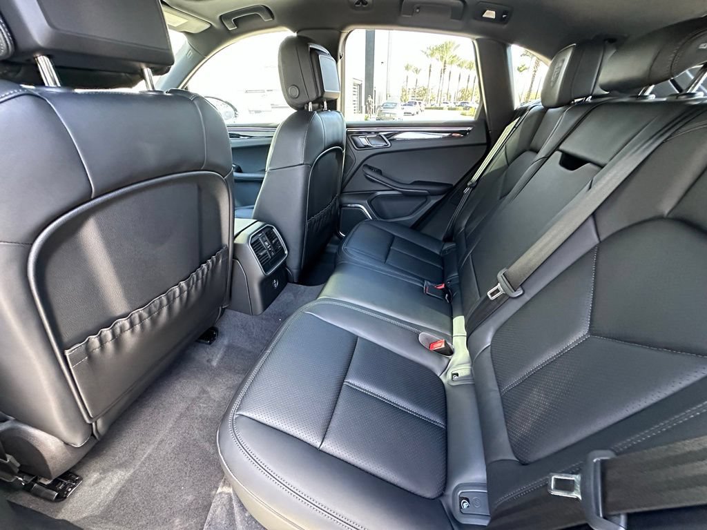 Certified 2026 Porsche Macan S AWD/4WD image 38