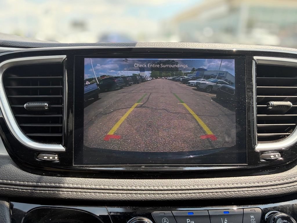 Certified 2025 Chrysler Pacifica Limited FWD image 37