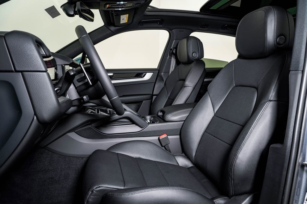 New 2026 Porsche Cayenne AWD/4WD image 5