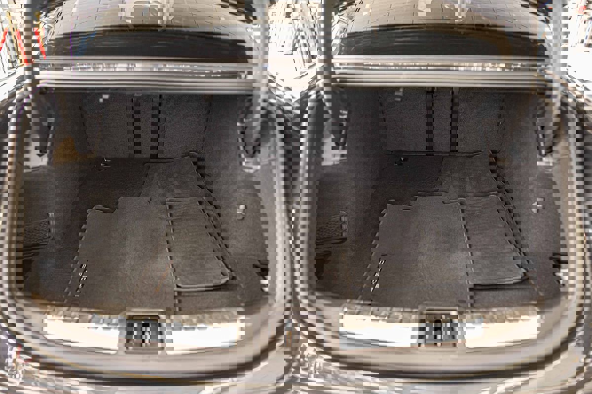 Used 2022 Porsche Taycan GTS image 19