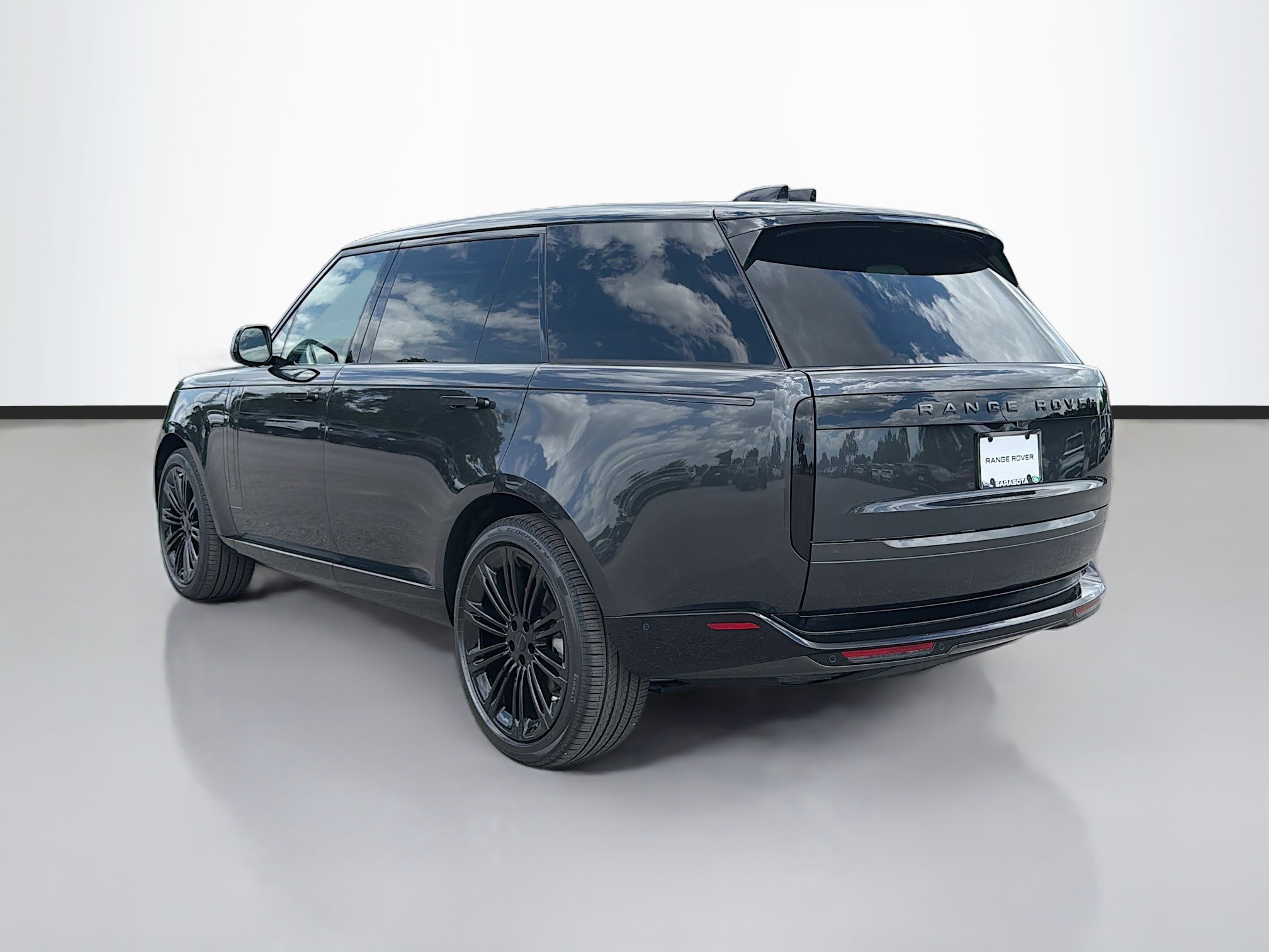 New 2026 Land Rover Range Rover Long Wheelbase SE AWD/4WD image 3