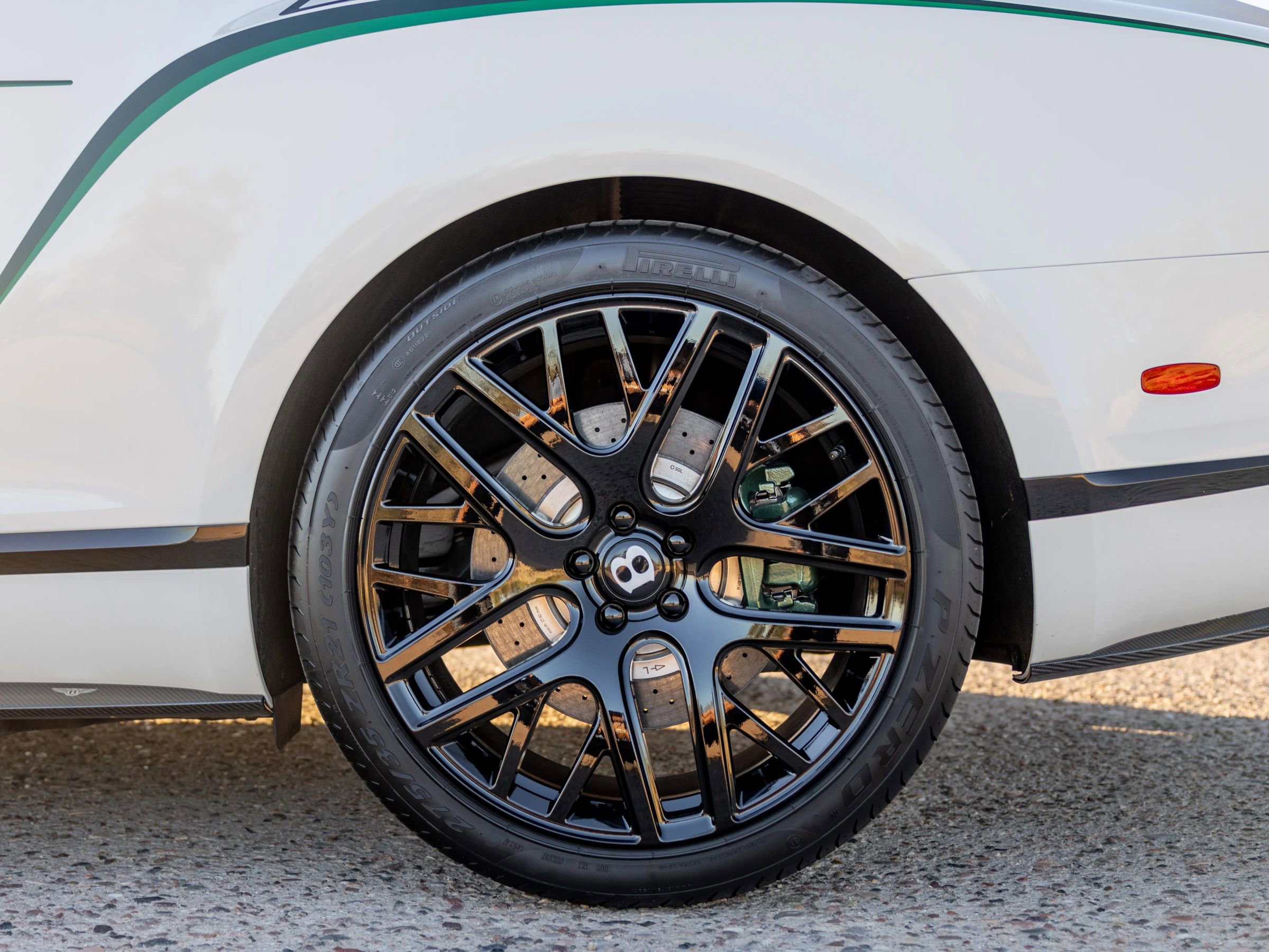 Used 2015 Bentley Continental GT3-R AWD/4WD image 30