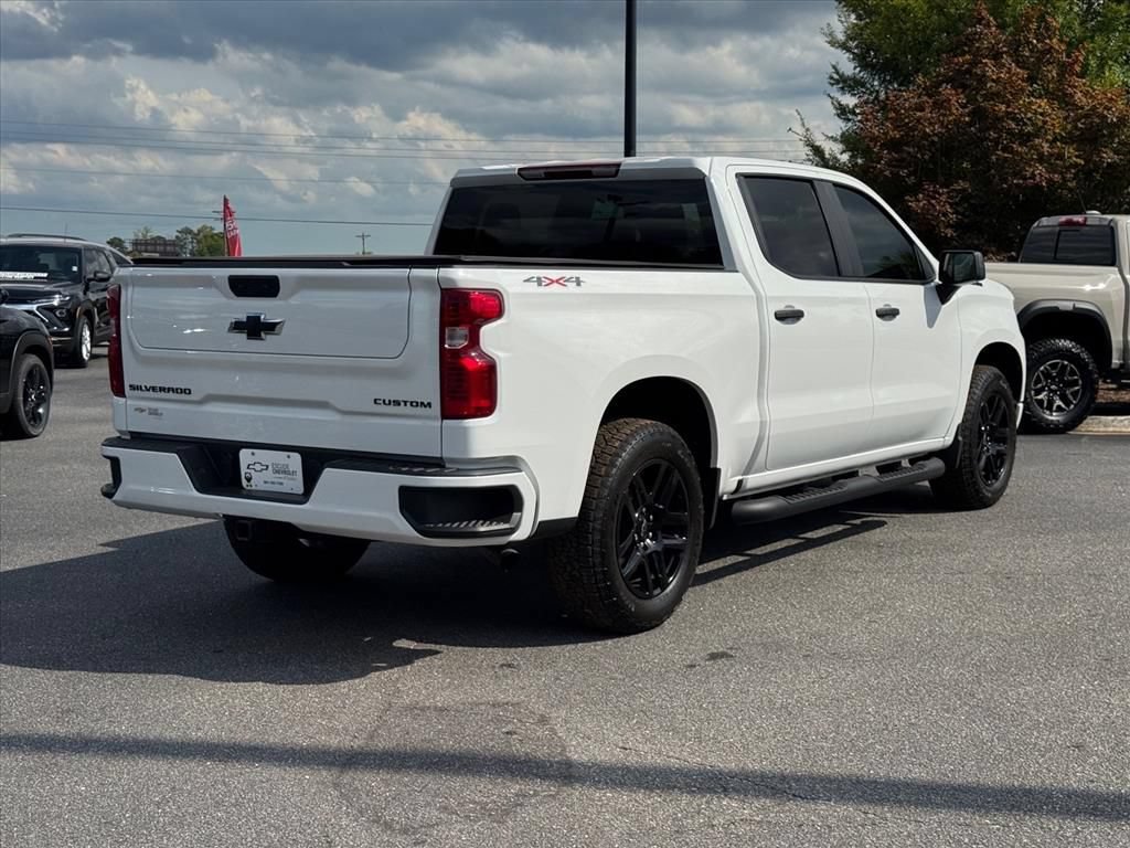 Used 2026 Chevrolet Silverado 1500 Custom w/ Turbomax Blackout Package AWD/4WD image 3